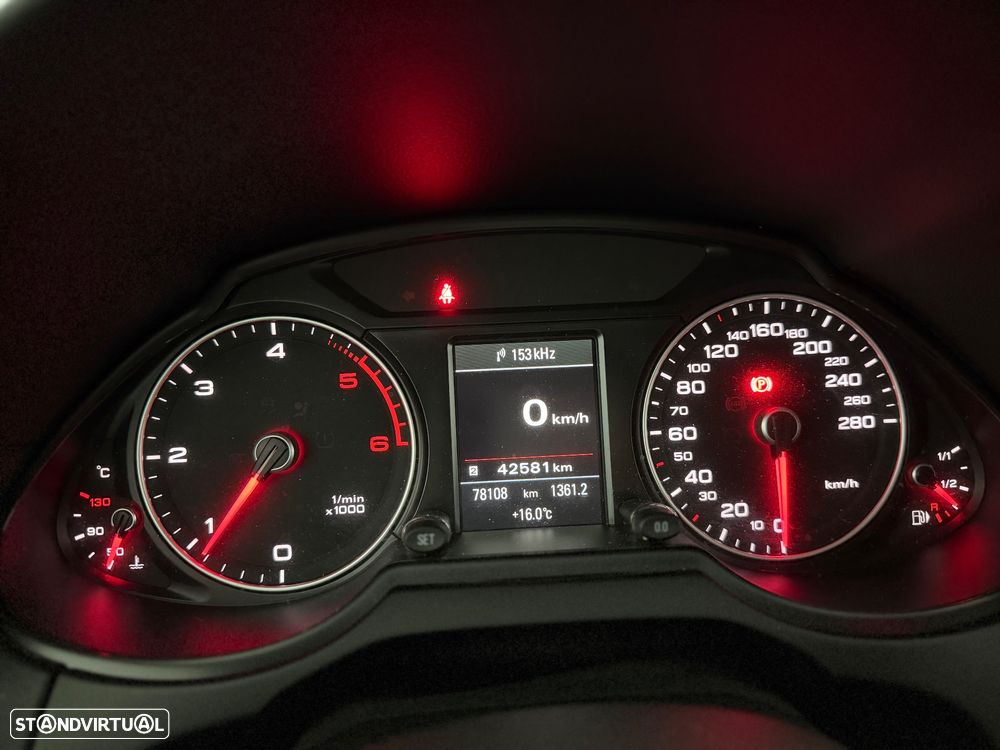 Audi Q5 2.0 TDI Business Line S-line - 27