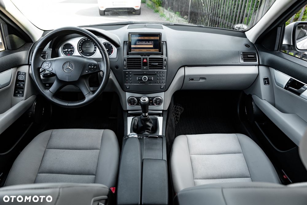 Mercedes-Benz Klasa C 200 CDI DPF Avantgarde - 28