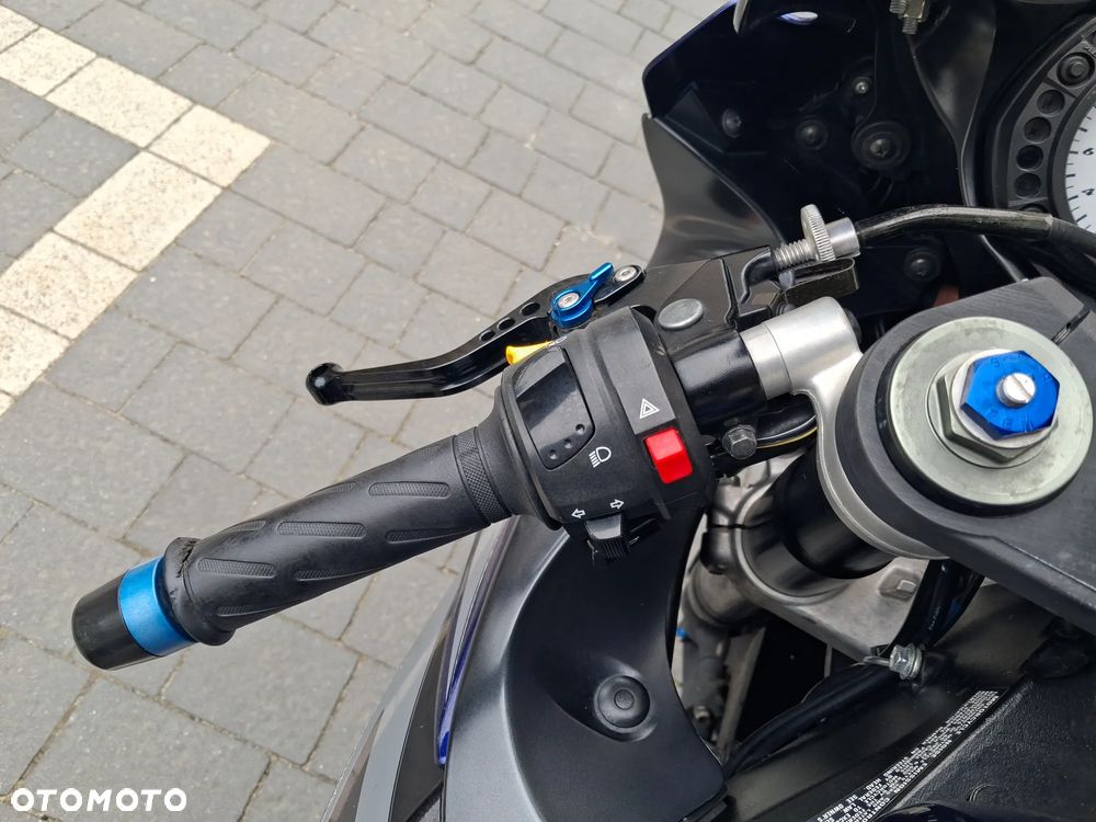 Suzuki GSX-R - 10
