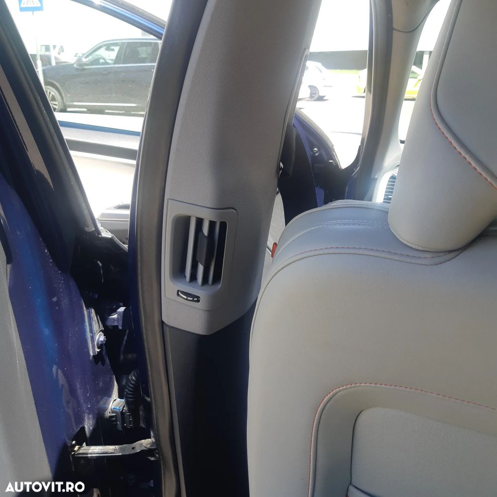Volvo XC 60 D5 AWD Geartronic Ocean Race - 22