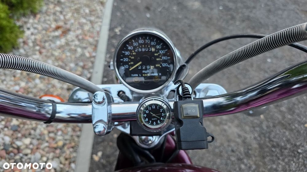 Suzuki Intruder - 12