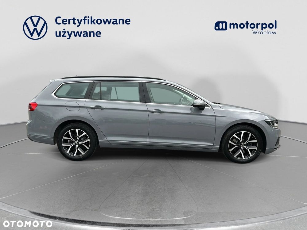 Volkswagen Passat - 16