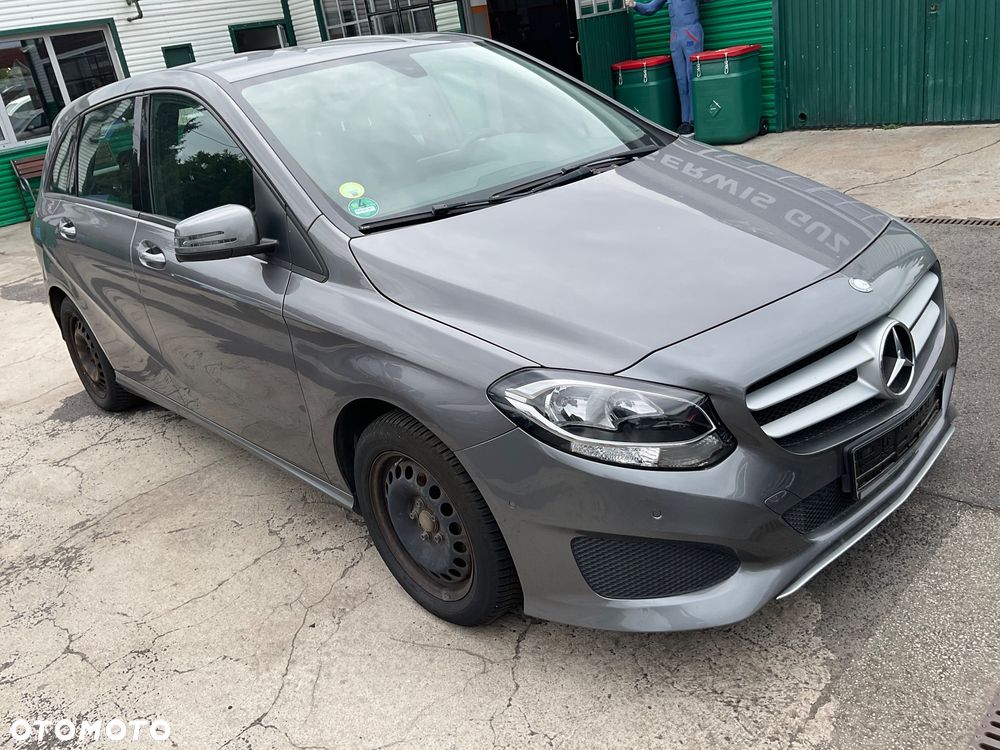 Mercedes-Benz Klasa B 180 d BlueEFFICIENCY Edition Style - 2
