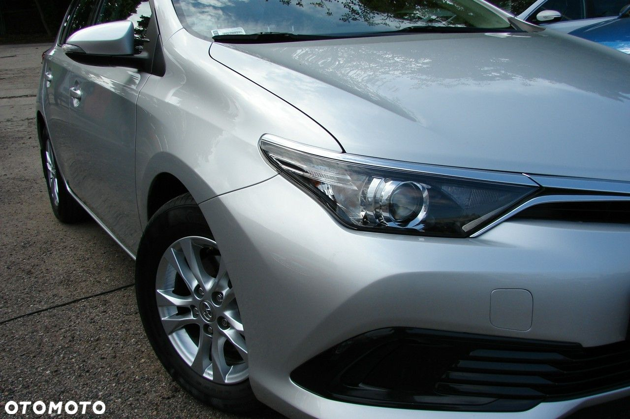 Toyota Auris - 18