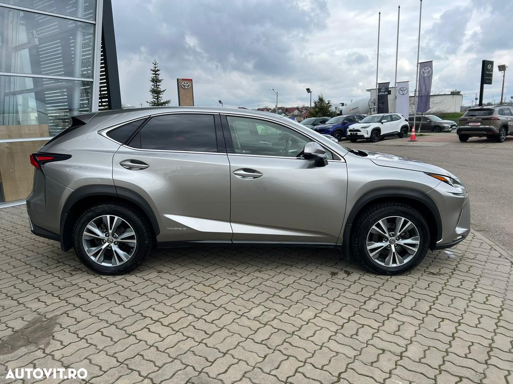 Lexus Seria NX 300h AWD Luxury - 2