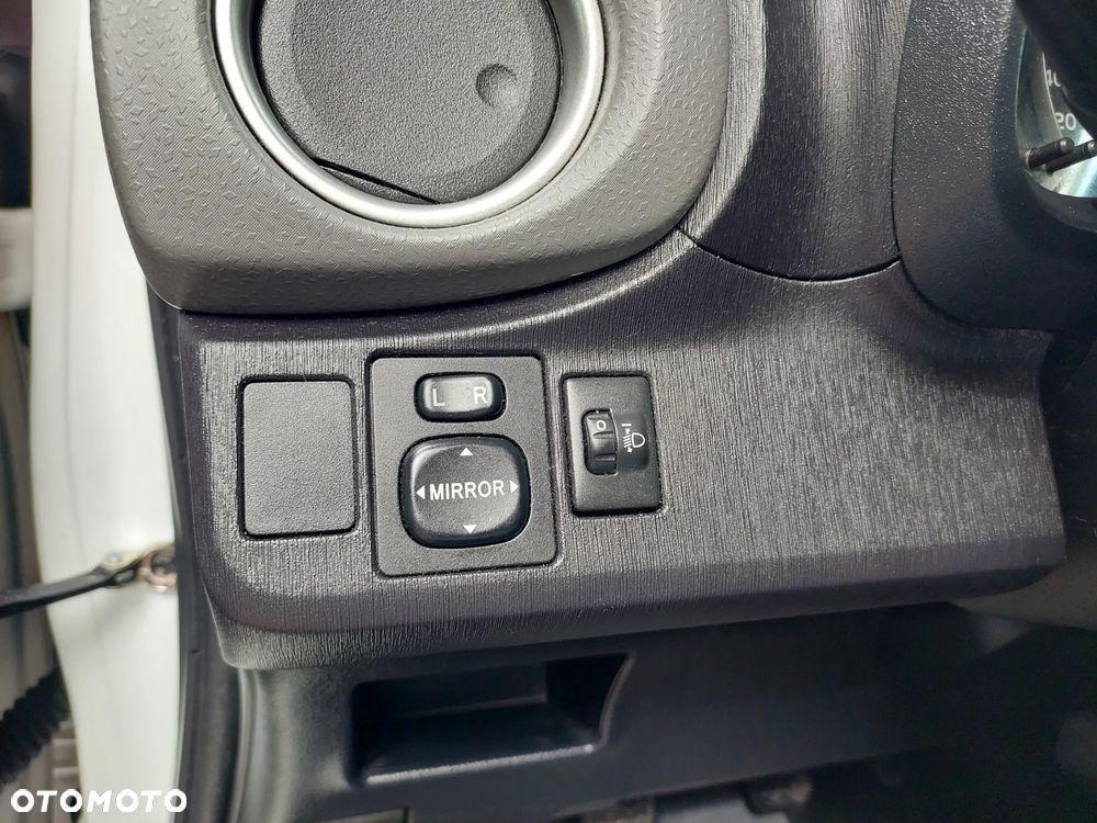 Toyota Yaris - 20