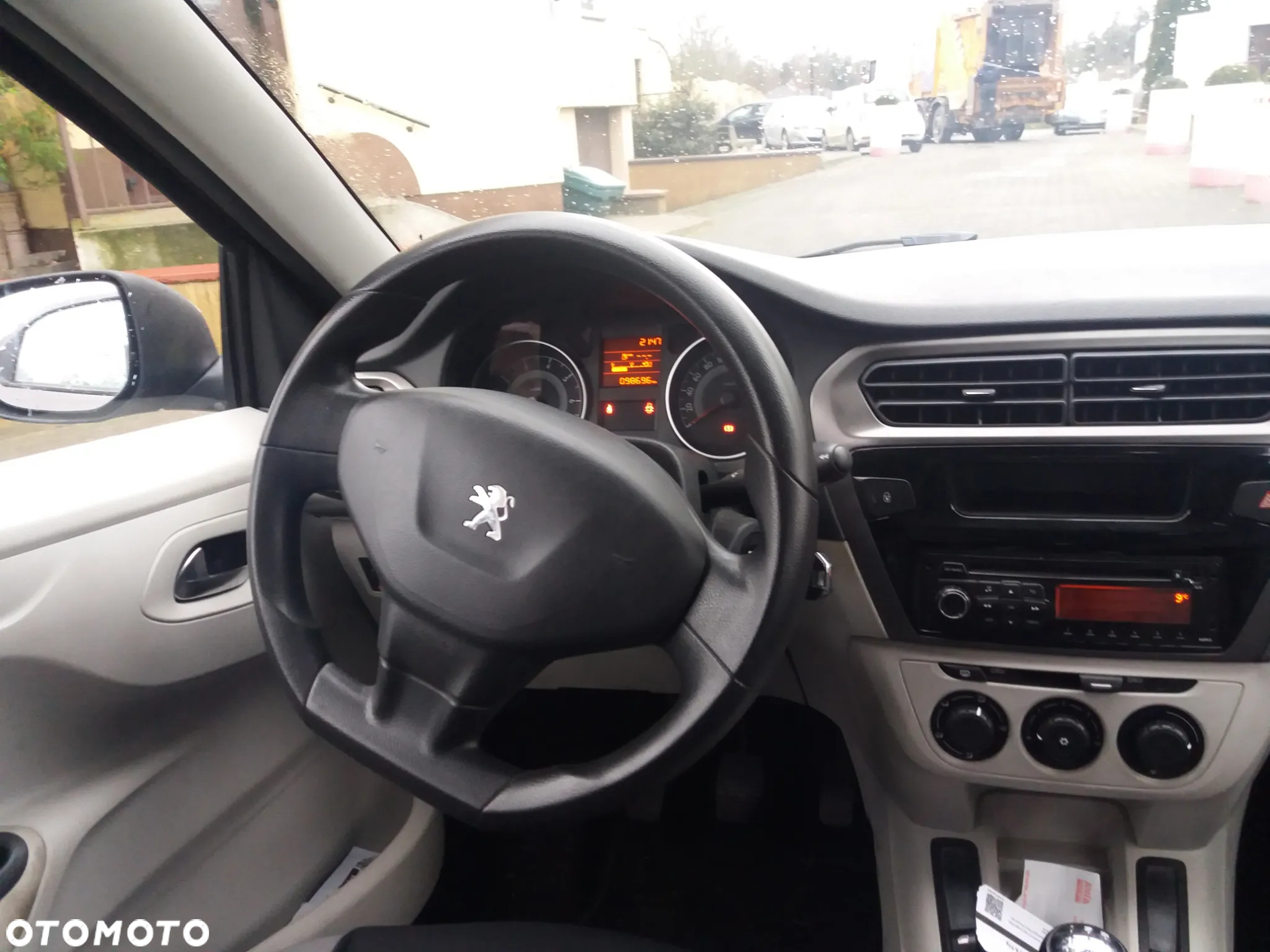Peugeot 301 1.2 VTi/Pure Tech Allure - 2