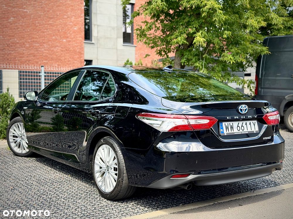 Toyota Camry 2.5 Hybrid Prestige CVT - 2