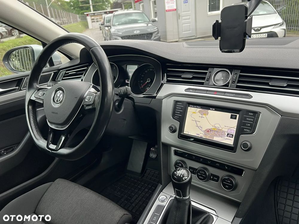 Volkswagen Passat 2.0 TDI BMT Comfortline - 10