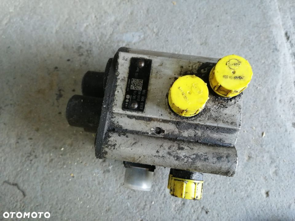 Rozdzielacz hydrauliczny 8353177133 / 8353900106 do samochodu ciężarowego - 3