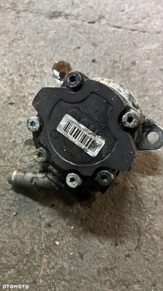 Iveco Daily 3.0 E4 E5 E6 pompa wspomagania 504243641 - 4