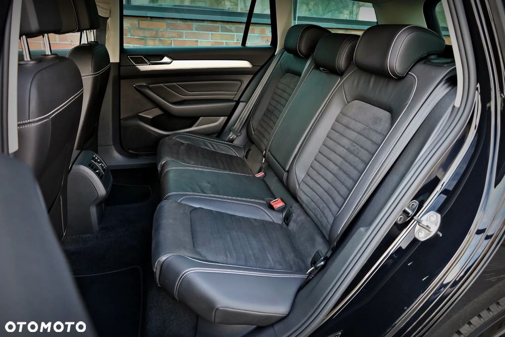Volkswagen Passat Variant 2.0 TSI Elegance DSG - 20