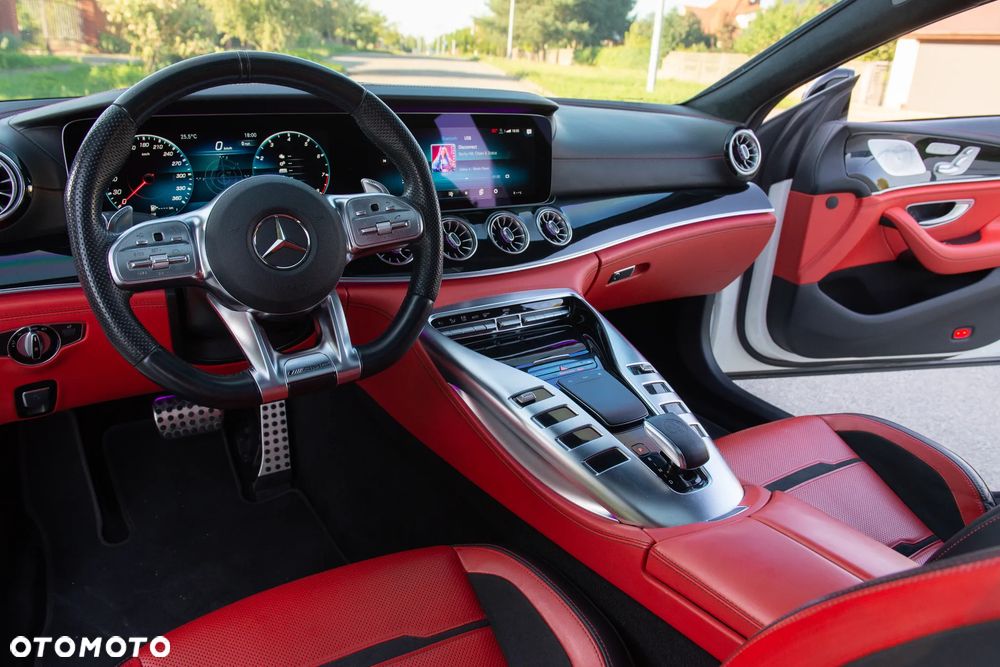 Mercedes-Benz AMG GT 63 S 4Matic+ Speedshift MCT 9G - 32