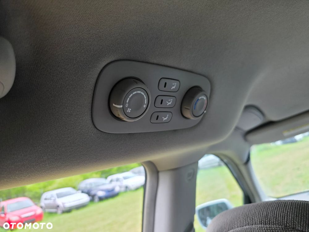 Kia Carnival 2.9 CRDi LX - 15