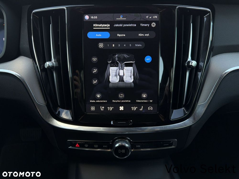 Volvo V60 Cross Country - 22