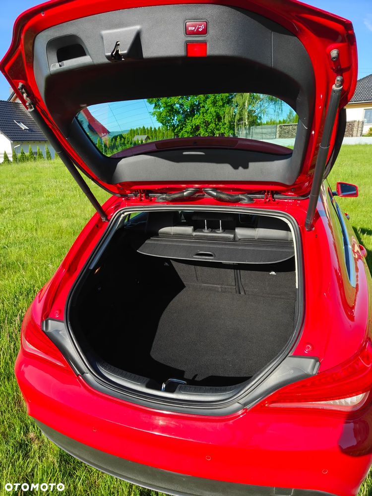 Mercedes-Benz CLA 180 UrbanStyle Edition - 3