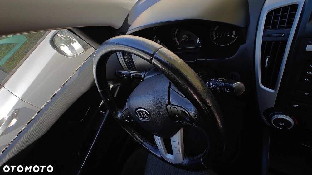 Kia Ceed - 24