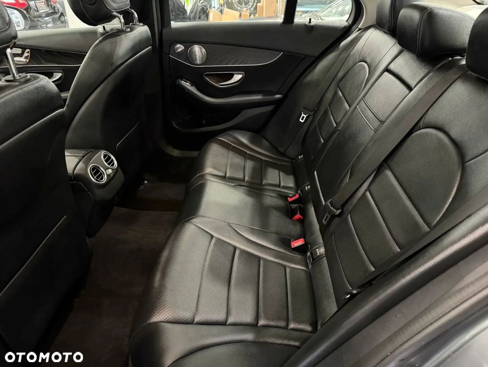 Mercedes-Benz Klasa C 300 7G-TRONIC - 10