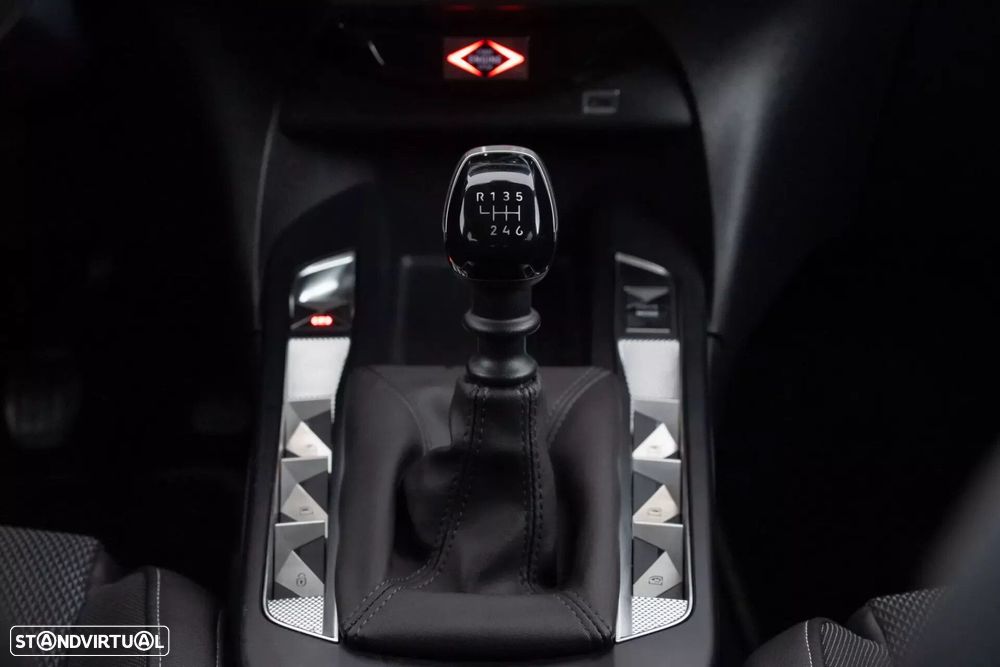 DS DS3 Crossback - 37