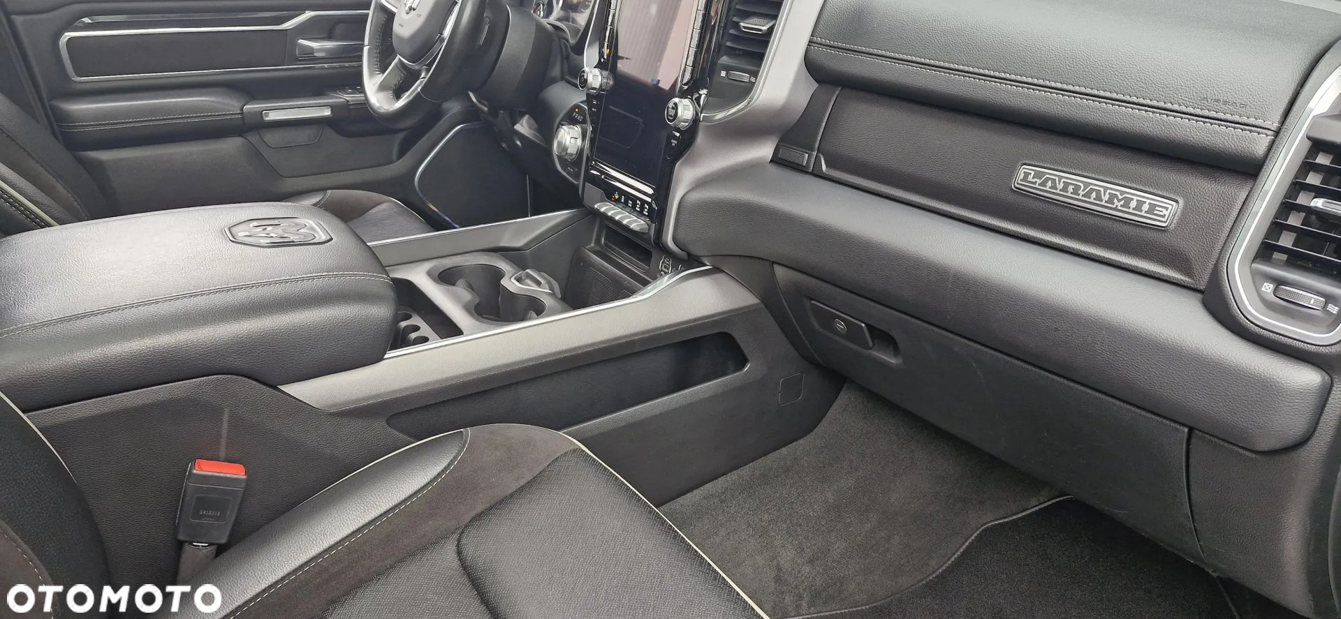 RAM 1500 Crew Cab Laramie - 16
