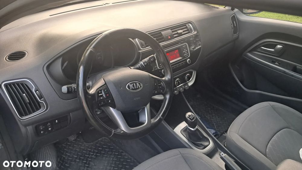 Kia Rio - 9