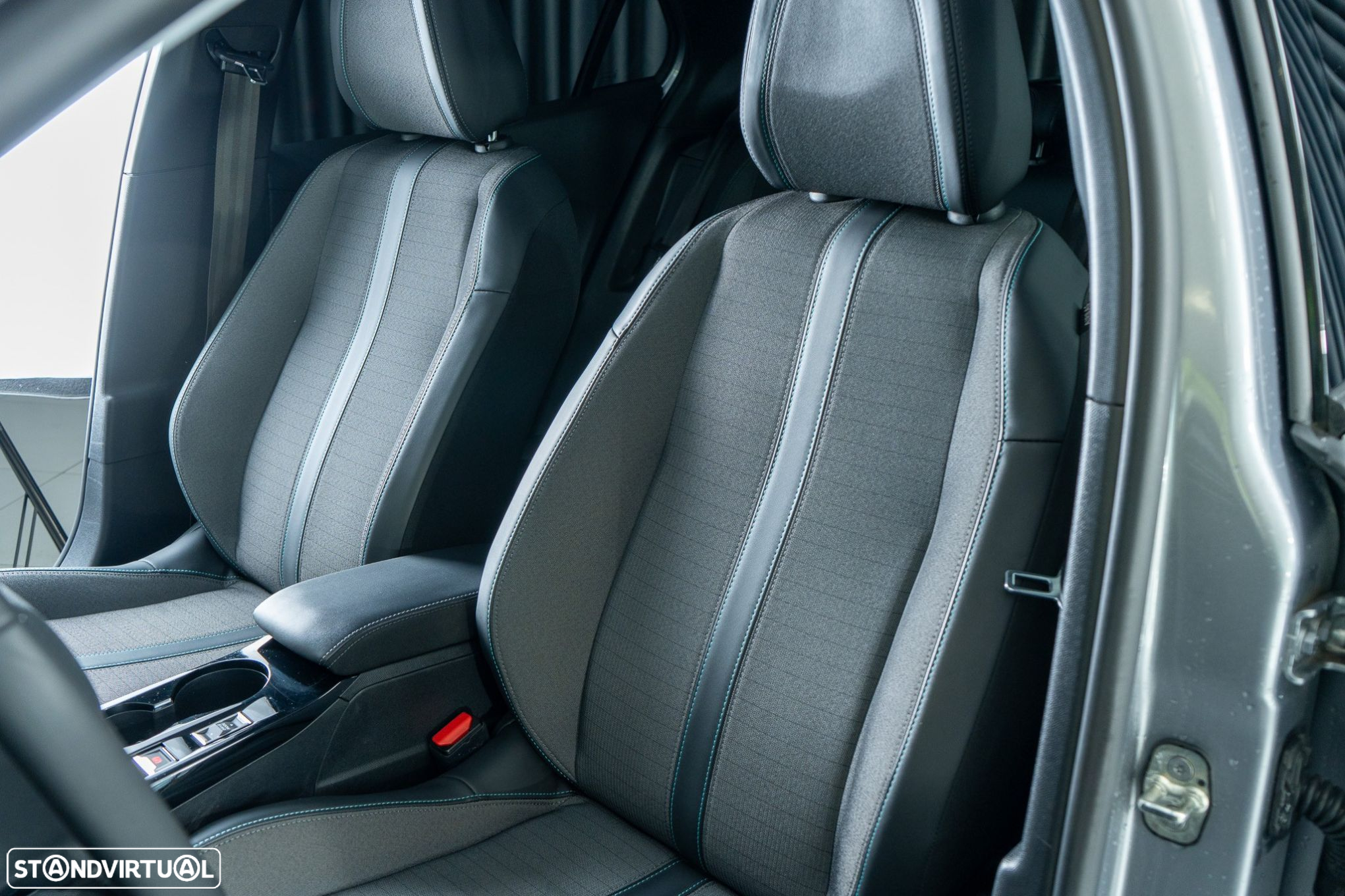 Peugeot e-2008 50 kWh Allure - 8