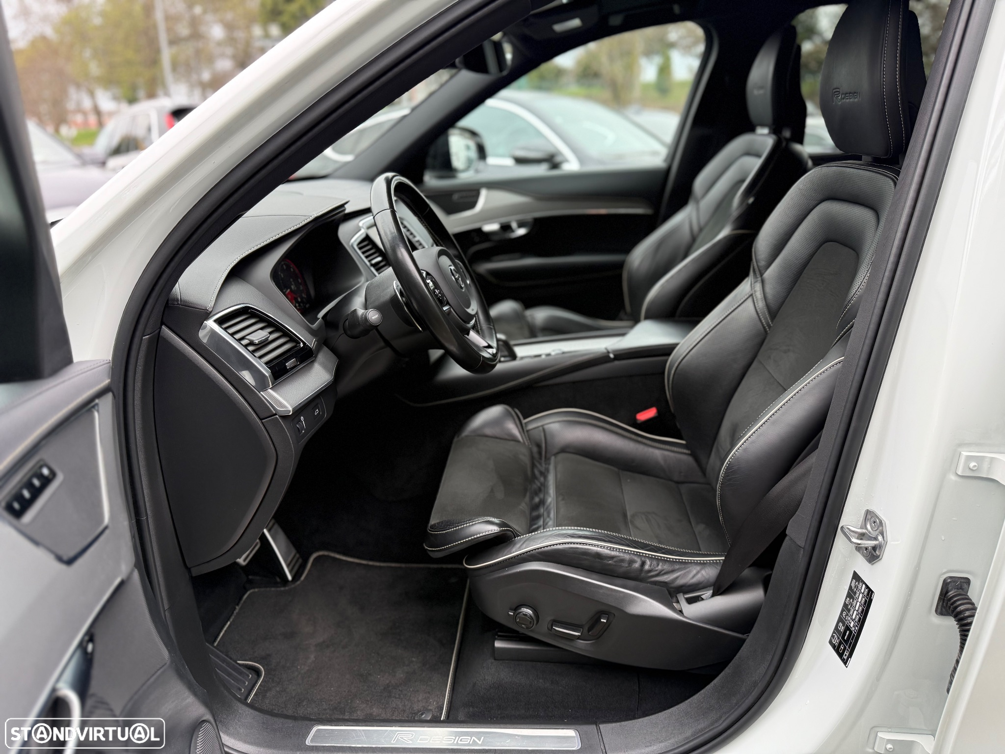 Volvo XC 90 2.0 B5 R-Design AWD - 13
