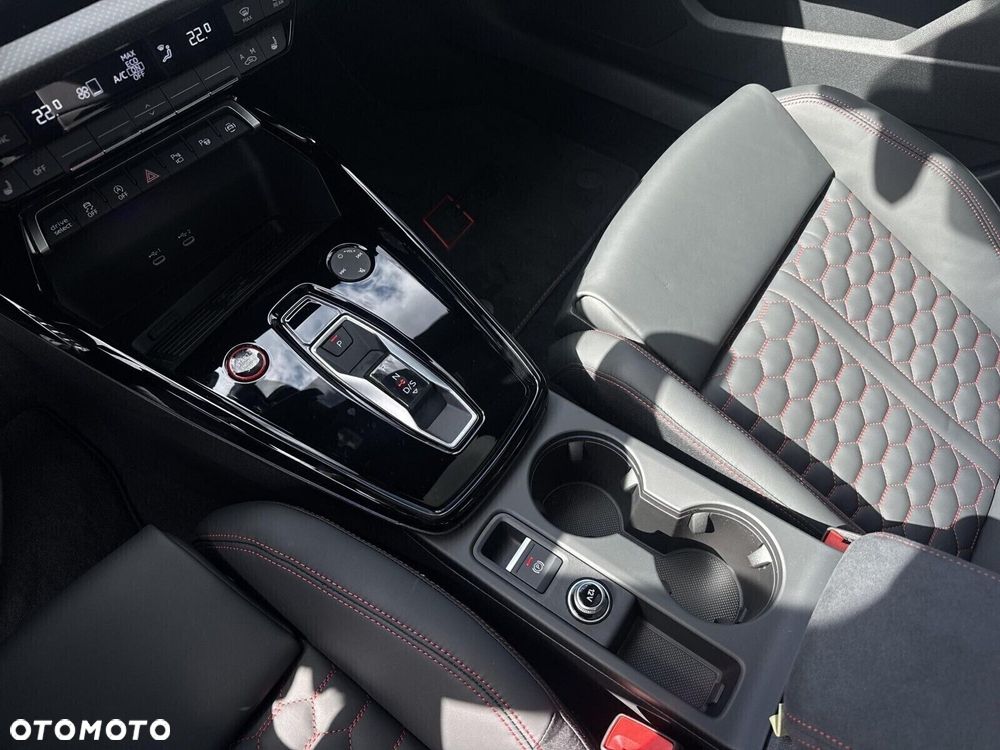 Audi RS3 Limousine - 14