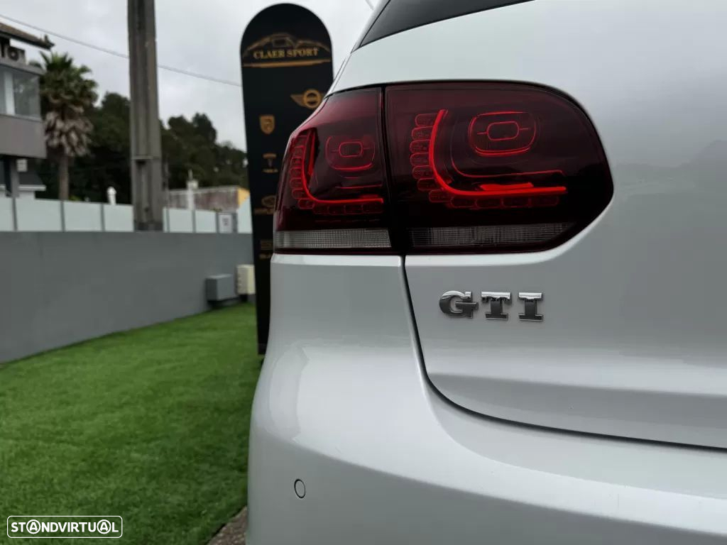 VW Golf 2.0 GTI DSG adidas - 10