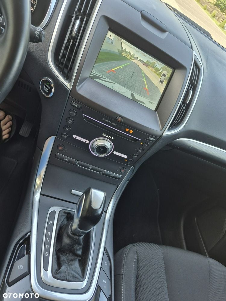 Ford S-Max - 12