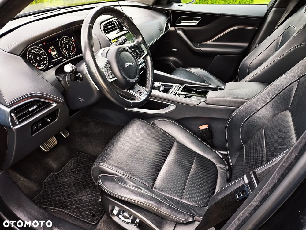 Jaguar F-Pace 3.0 V6 AWD S - 11