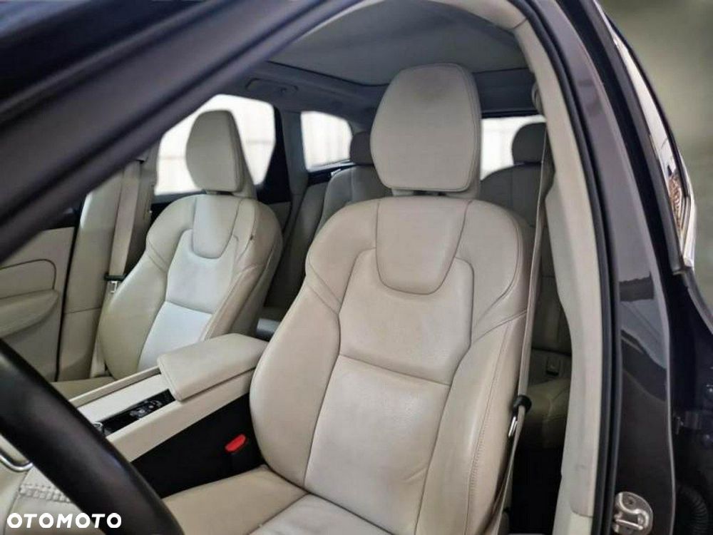 Volvo XC 60 T6 Plug-In Hybrid AWD Inscription Expression - 9