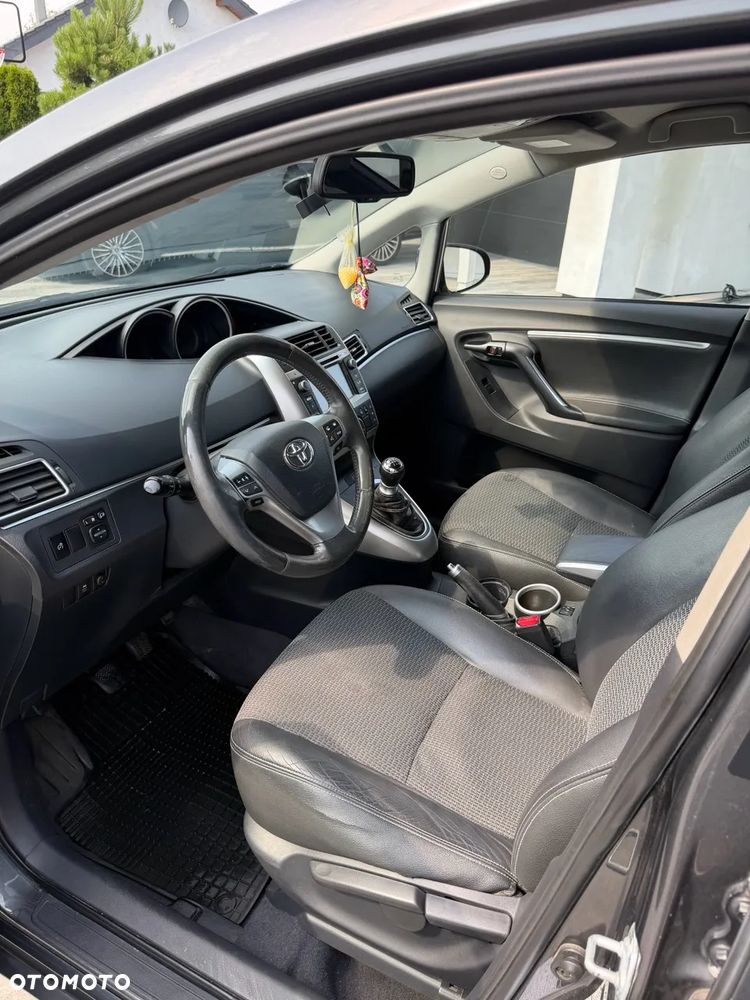 Toyota Verso 2.0 D-4D Active 7os - 9