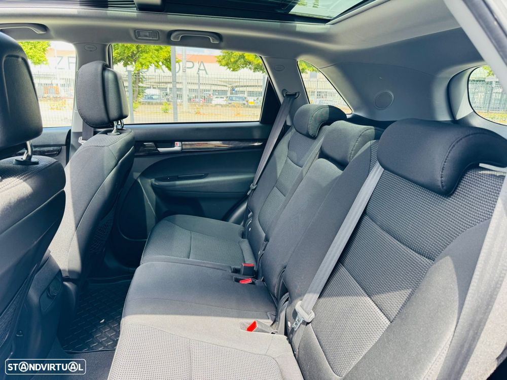 Kia Sorento 2.0 CRDi TX Tecto Panorâmico - 30