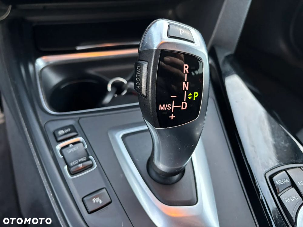 BMW Seria 3 316d Sport Line - 22