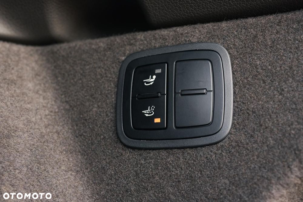 Porsche Macan Turbo - 36