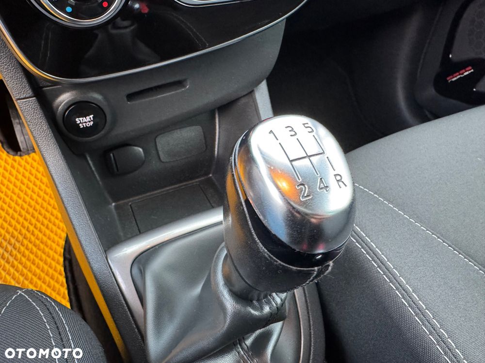 Renault Clio 1.2 16V 75 Limited - 23