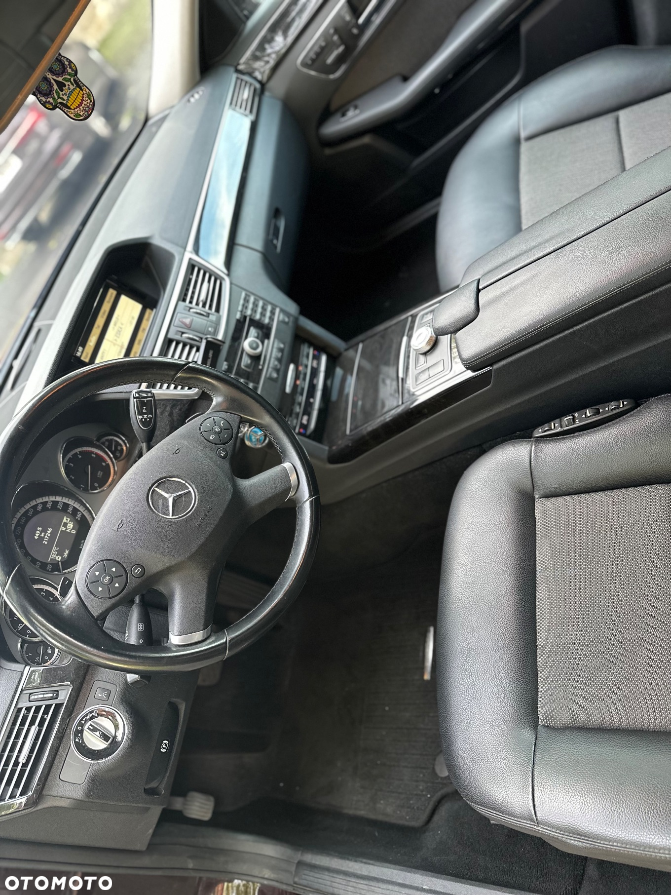 Mercedes-Benz Klasa E 300 CDI BlueEff - 15