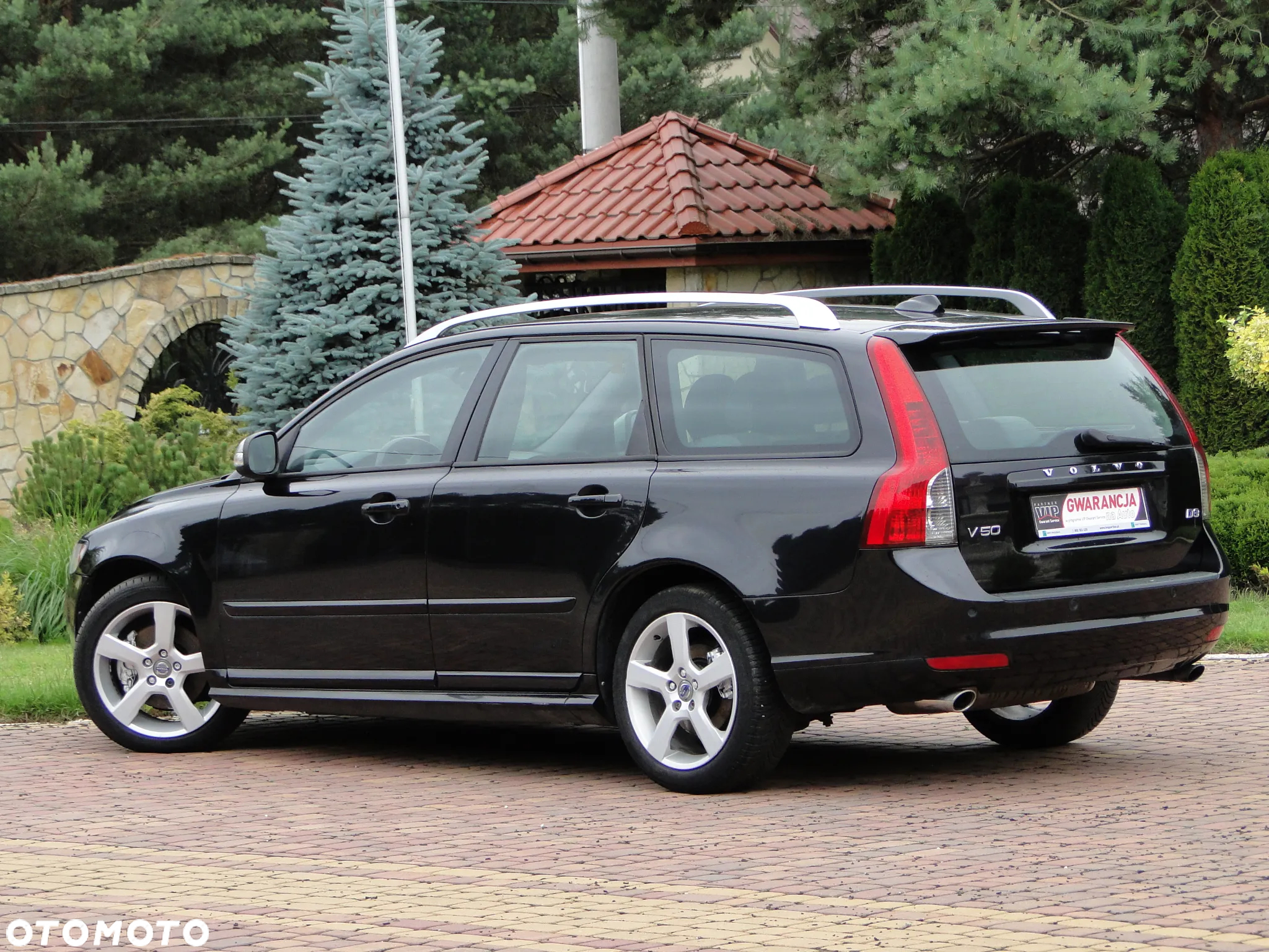 Volvo V50 D3 R-Design - 12