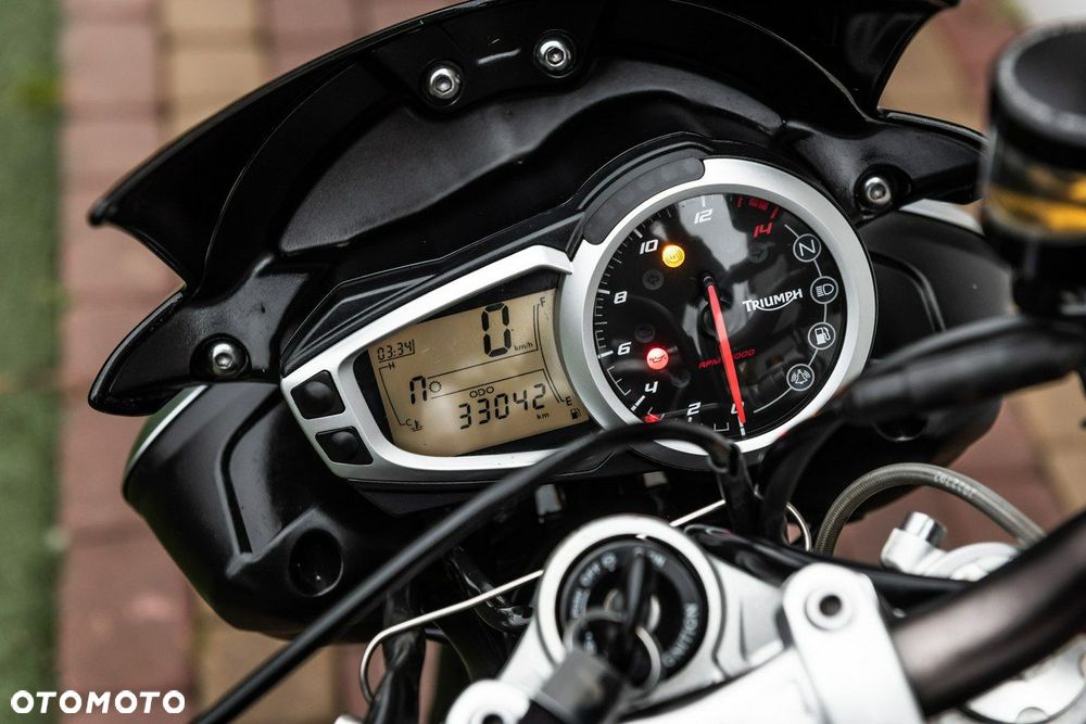 Triumph Street Triple - 9