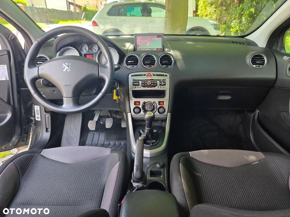 Peugeot 308 120 VTi Millesim 200 - 18