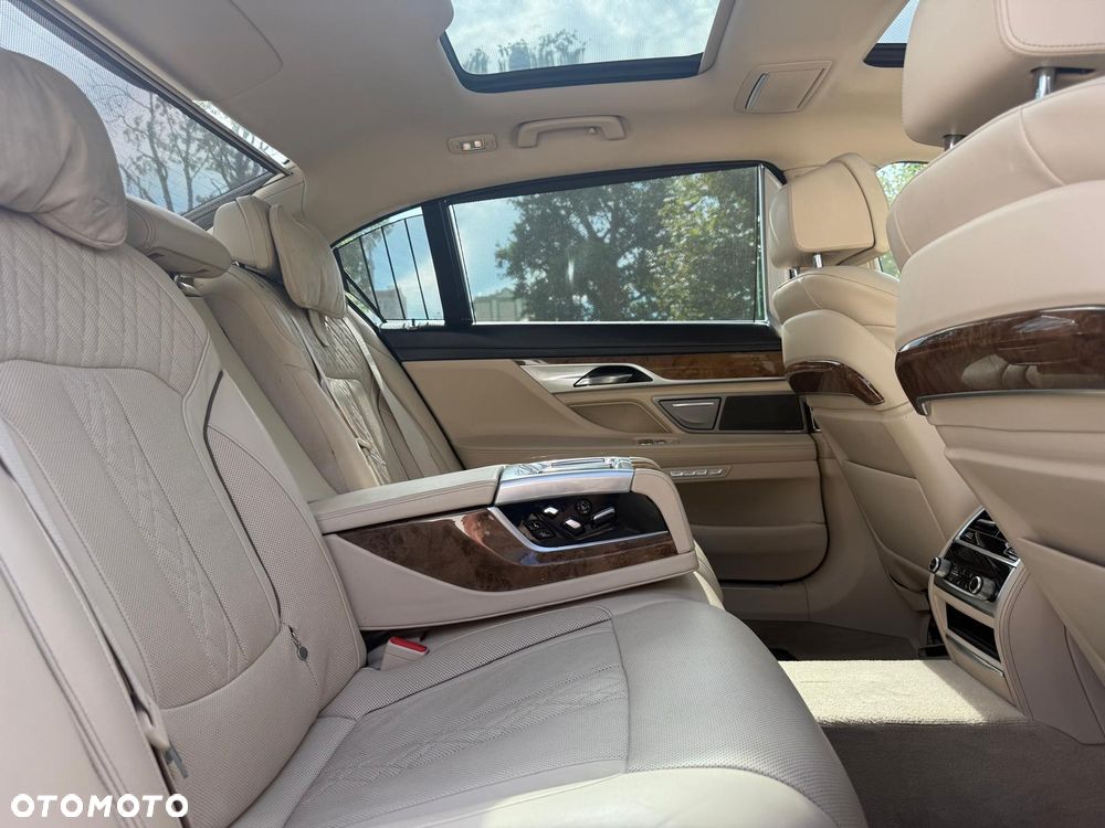 BMW Seria 7 740Li - 14