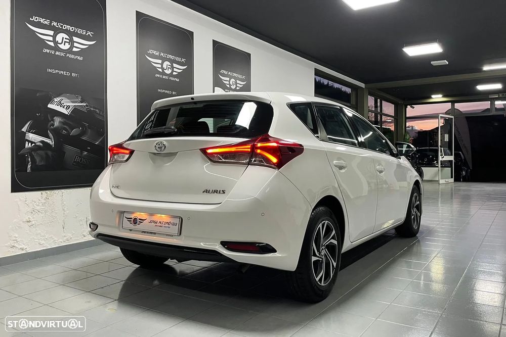 Toyota Auris 1.4 D-4D Exclusive - 16