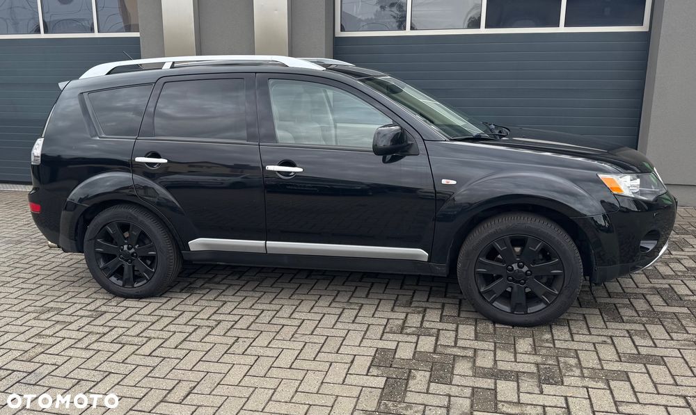 Mitsubishi Outlander - 13