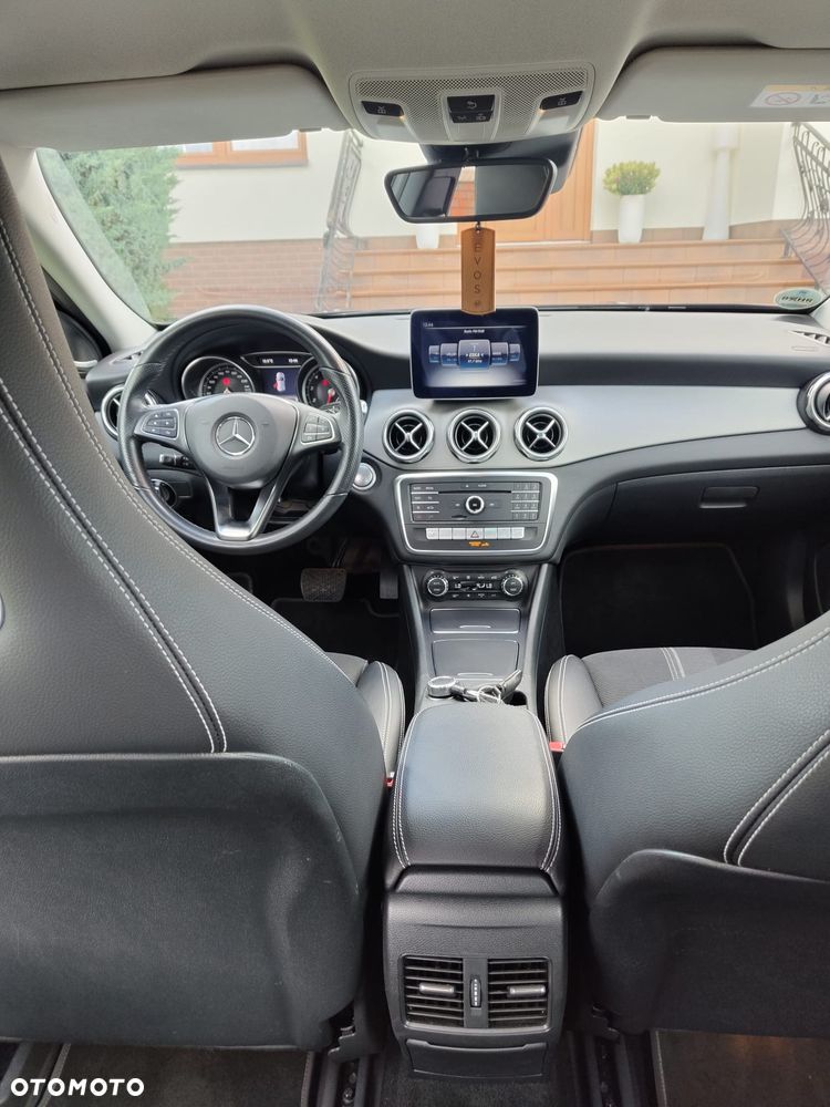 Mercedes-Benz GLA 250 7G-DCT Peak Edition - 28