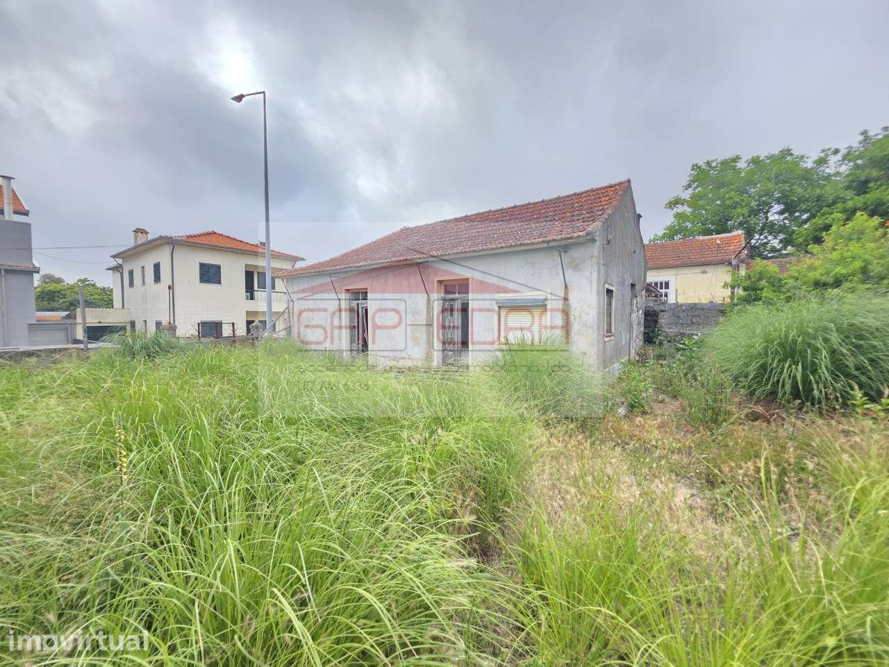 Moradia em terreno com 700 m2 na Madalena e frente para duas ruas - Grande imagem: 3/19