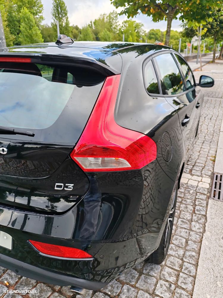Volvo V40 2.0 D3 Momentum - 19