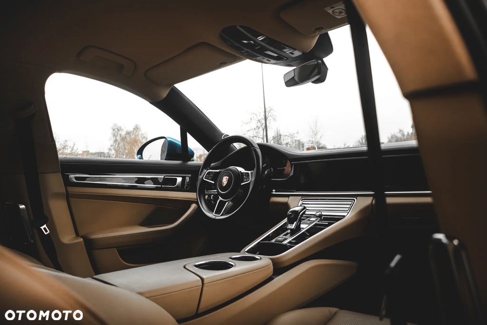 Porsche Panamera 4S - 5