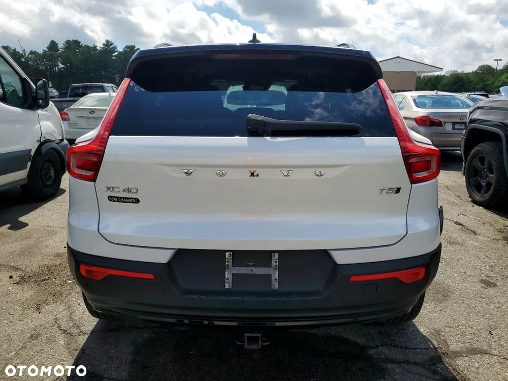 Volvo XC 40 T5 AWD R-Design - 7