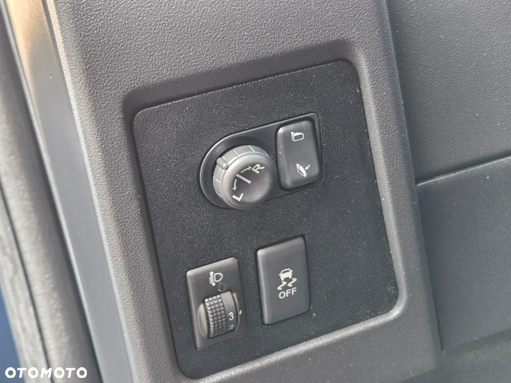 Nissan Qashqai 2.0 dCi DPF lounge - 38